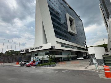 WTC JURIQUILLA $ 10 000