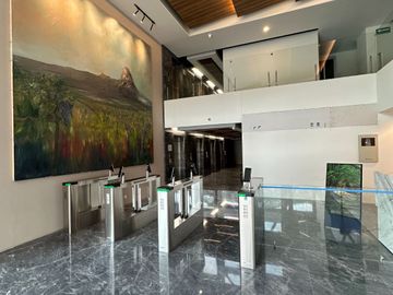 WTC JURIQUILLA $ 10 000