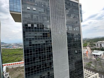 WTC JURIQUILLA $ 10 000