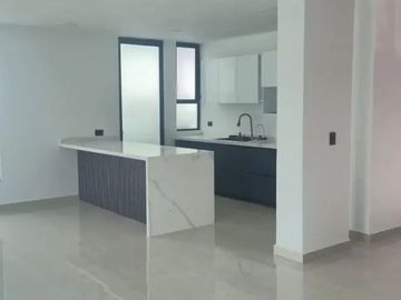 (CLMC) CASA EN FRACC. LAS FINCAS $ 4,415,000