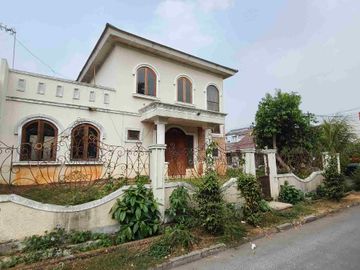 Rumah Harga Kavling Design Classic Ditengah kota BSD