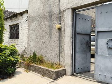 VENTA DE CASITA CON TERRENO EN LOMAS DE PADIERNA