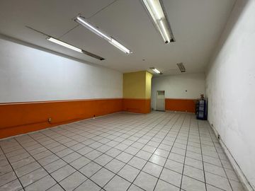 LOCAL COMERCIAL EN RENTA SOBRE AV. MIGUEL ALEMÁN, LEON GTO. ZONA CENTRO. LOCAL DE 171 M2 EN DOS NIVELES.