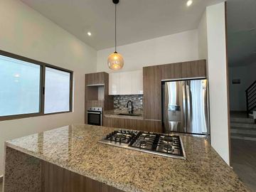 Casa Equipada en Renta en Cumbres Elite Premier Privada Pirineos