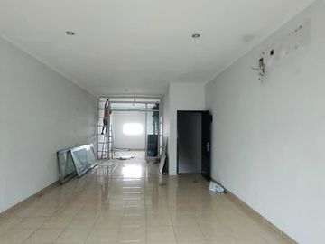 Ruko 3 Lantai MENDRISIO 2B Gading Serpong. Lokasi Strategis Arah BSD, Cocok untuk Berbagai Usaha