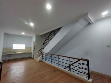 Ruko 3 Lantai MENDRISIO 2B Gading Serpong. Lokasi Strategis Arah BSD, Cocok untuk Berbagai Usaha