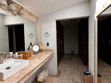Casa de Un Nivel en Venta en Col. San Cristóbal, Cuernavaca