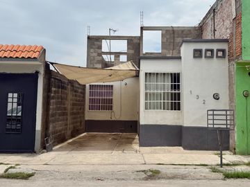 CASA DE UNA PLANTA A LA ALTURA DEL EJE 104 ZONA INDUSTRIAL SLP