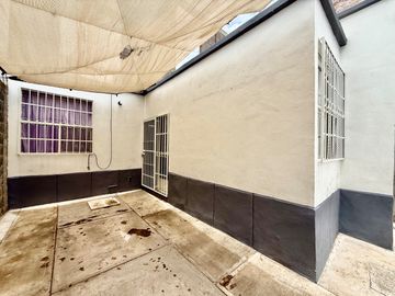 CASA DE UNA PLANTA A LA ALTURA DEL EJE 104 ZONA INDUSTRIAL SLP