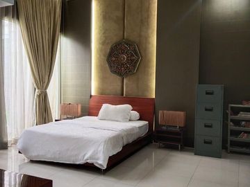 For Sale A penthouse type Pearl Garden Resort Apartment di Semanggi Jakarta - Unfurnished, Best Price