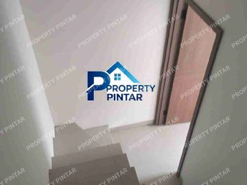PADMA HOUSE CONDET  RUMAH 2 LANTAI BISA KPR DP 0% PROSES KPR KAMI BANTU .