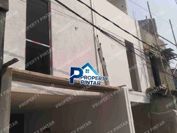PADMA HOUSE CONDET  RUMAH 2 LANTAI BISA KPR DP 0% PROSES KPR KAMI BANTU .