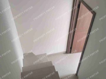 PADMA HOUSE CONDET  RUMAH 2 LANTAI BISA KPR DP 0% PROSES KPR KAMI BANTU .