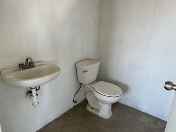 5 BODEGA EN VENTA EN FRACC. LA POMPA, LEÓN, GTO.