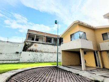 Casa en Venta en Fraccionamiento en San Pedro Cholula, Frente a plaza San diego