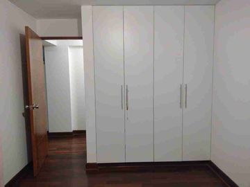 VENTA DEPARTAMENTO SANTIAGO DE SURCO, 3 DORMITORIOS, 02 ESTACIONAMIENTOS