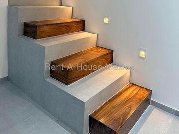 Gran Reserva Casa de Autor en Venta con Diseño Arquitectónico Único SGU2935