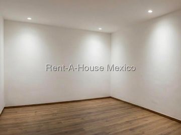 Gran Reserva Casa de Autor en Venta con Diseño Arquitectónico Único SGU2935