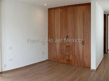 Gran Reserva Casa de Autor en Venta con Diseño Arquitectónico Único SGU2935