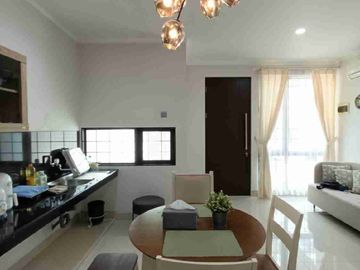 HOT SALE WITH GOOD DEAL !!! 

Di jual Ruman Secondary Siap Huni
Semi Furnished posisi Samping fasum