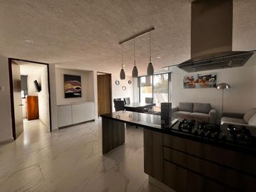 RENTA DEPARTAMENTO AMUEBLADO DE 2 RECÁMARAS Y TERRAZA PRIVADA EN COLONIA LA PAZ