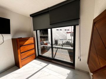 RENTA DEPARTAMENTO AMUEBLADO DE 2 RECÁMARAS Y TERRAZA PRIVADA EN COLONIA LA PAZ