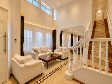 Dijual Cepat Rumah Hadap Selatan Full Furnished - Beverly Golf Lippo Karawaci, Tangerang