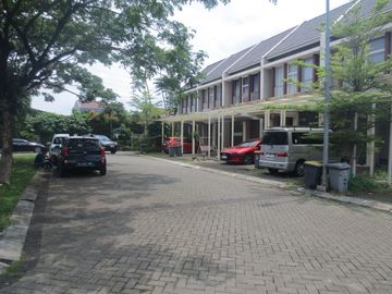 Di Jual Lelang Rumah 2 Lantai di Perumahan Clover Hill , Kelurahan Kreo, Kecamatan Larangan, Kota Tangerang, Provinsi Banten