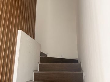 Brand New!! Disewakan Rumah 3 Lantai Puri 11 Luas 9X13 Meter Akses Tol Langsung