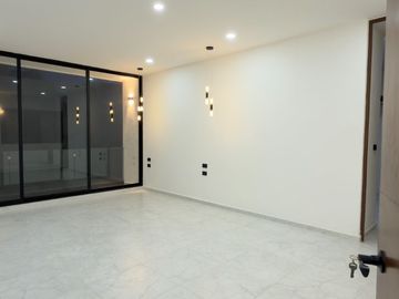 Casa de 4 Recámaras, una en Planta Baja, Temozón Norte, Entrega Inmediata