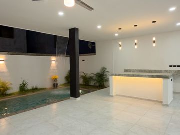 Casa de 4 Recámaras, una en Planta Baja, Temozón Norte, Entrega Inmediata