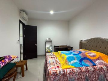 Cluster South Magenta PIK 2 2LT 8x12,5 100m2 3KT Semi Furnish