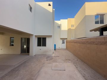 CASA EN VENTA EN RIVELLO RESIDENCIAL