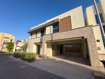 CASA EN VENTA EN RIVELLO RESIDENCIAL