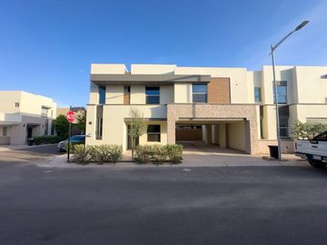 CASA EN VENTA EN RIVELLO RESIDENCIAL