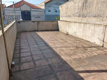 Disewakan Ruko Strategis di Jl. Sutan Syahrir Surakarta Jawa Tengah