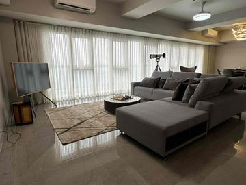 PARK MCKINLEY WEST PENTHOUSE 5 BEDROOM FOR SALE