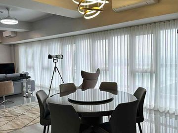 PARK MCKINLEY WEST PENTHOUSE 5 BEDROOM FOR SALE