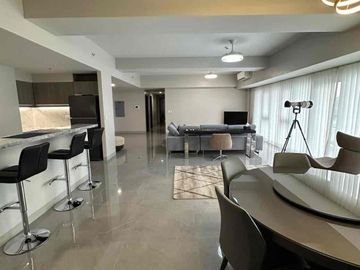 PARK MCKINLEY WEST PENTHOUSE 5 BEDROOM FOR SALE