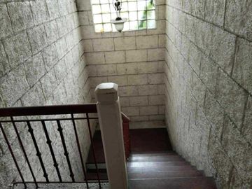 Spacious House & Lot in Mapayapa Village 2, Quezon City