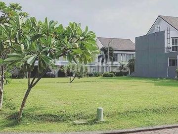 Kavling Hook North Thames JGC 180m², Siap AJB & SHM, Hadap Utara Barat