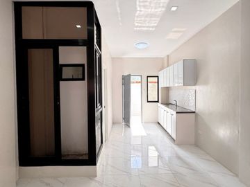 Modern Brandnew Townhouse for Sale in Parananque 3Storey Elegant-MD