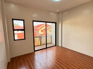 Modern Brandnew Townhouse for Sale in Parananque 3Storey Elegant-MD