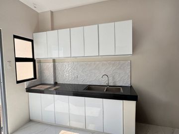 Modern Brandnew Townhouse for Sale in Parananque 3Storey Elegant-MD