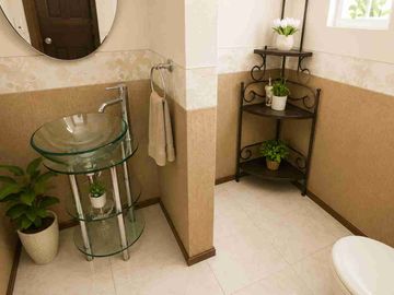 Casa en venta de 3 pisos con terreno excedente, Fracc. Real de la Plata, dentro de privada, al sur de Pachuca, Hidalgo. A espaldas del Hospital del Issste.