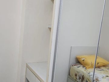 APARTEMEN GREEN PRAMUKA CITY 2 KAMAR FULL ISI TOWER ATAS MALL TAHUNAN JAKARTA PUSAT