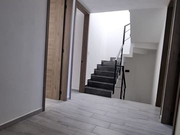 CASA EN VENTA $3,380,000 ZONA PLAZA SAN DIEGO, 4 RECÁMARAS, TRES NIVELES ROOF GARDEN.