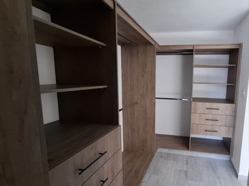 CASA EN VENTA $3,380,000 ZONA PLAZA SAN DIEGO, 4 RECÁMARAS, TRES NIVELES ROOF GARDEN.