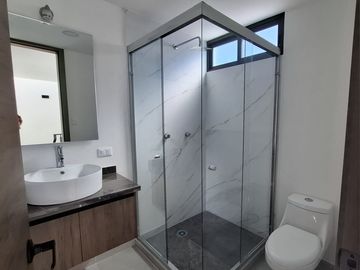 CASA EN VENTA $3,380,000 ZONA PLAZA SAN DIEGO, 4 RECÁMARAS, TRES NIVELES ROOF GARDEN.