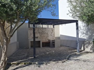 CASA EN VENTA $3,380,000 ZONA PLAZA SAN DIEGO, 4 RECÁMARAS, TRES NIVELES ROOF GARDEN.